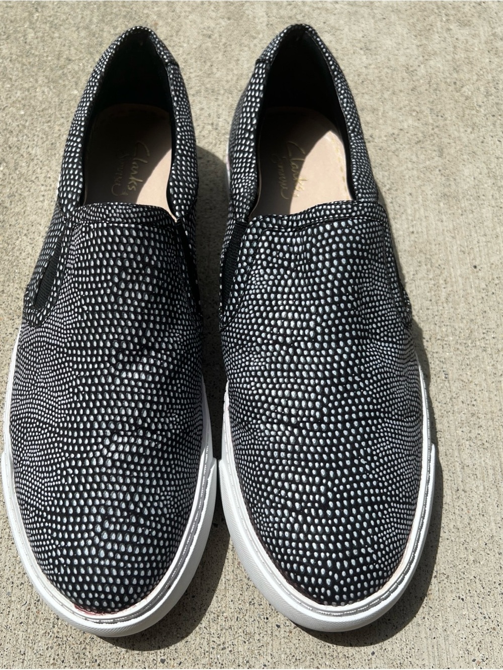 Clarks Somerset Black & White Slip-On Loafers Sneakers Womens SZ 9 M